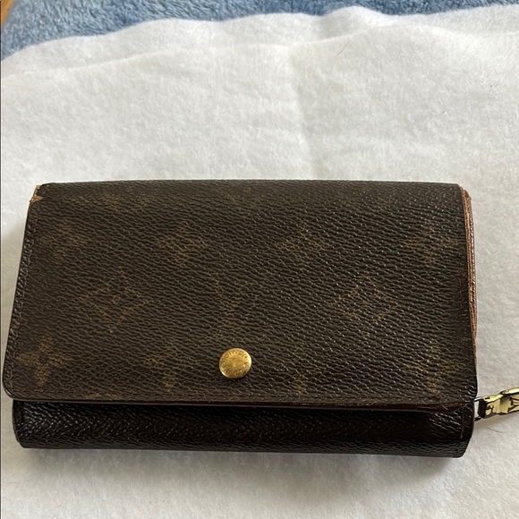 Louis Vuitton Monogram Tresor Wallet - Picture 1 of 16